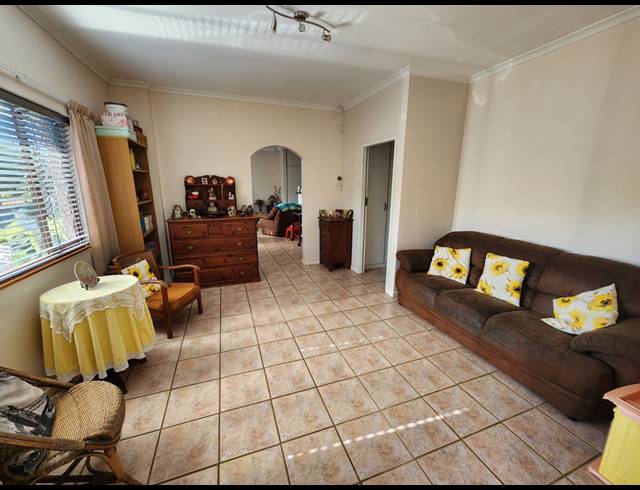 2 BEDROOM APARTMENT TO LET IN HILLCREST PARK